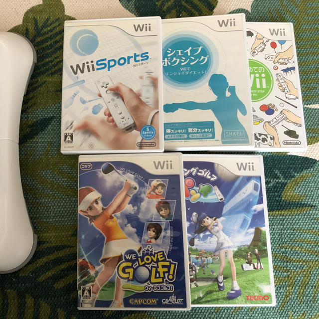 Wii(ウィー)の任天堂 バランスWiiボード ・Wii(本体) ・Wiiソフト エンタメ/ホビーのゲームソフト/ゲーム機本体(家庭用ゲーム機本体)の商品写真