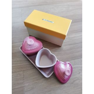 ルクルーゼ(LE CREUSET)の新品未使用✨ルクルーゼ ミニココット ココット ハート ピンク(食器)