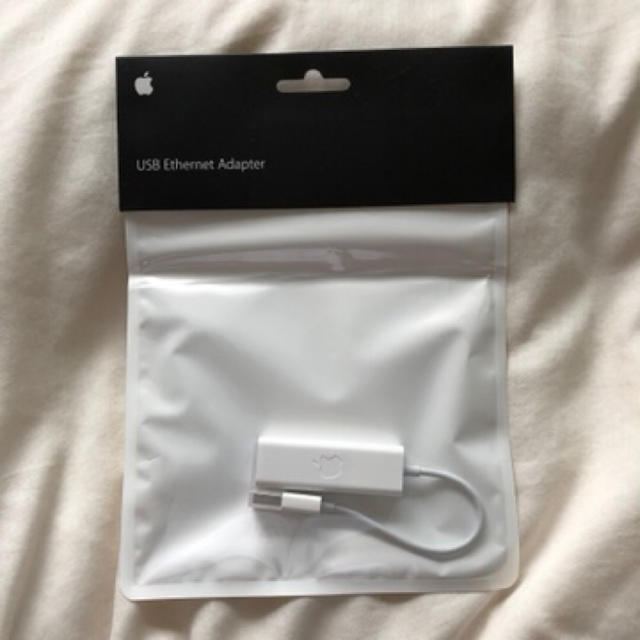 Apple(アップル)の未使用品　Apple 純正　USB Ethernet Adapter スマホ/家電/カメラのPC/タブレット(PC周辺機器)の商品写真