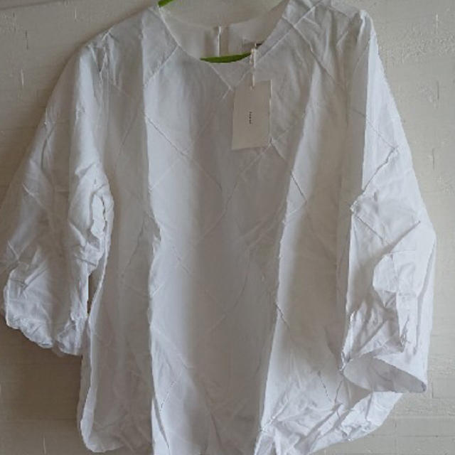 cawaii(カワイイ)のcawaii 可愛いふんわりトップス 白 レディースのトップス(Tシャツ(長袖/七分))の商品写真