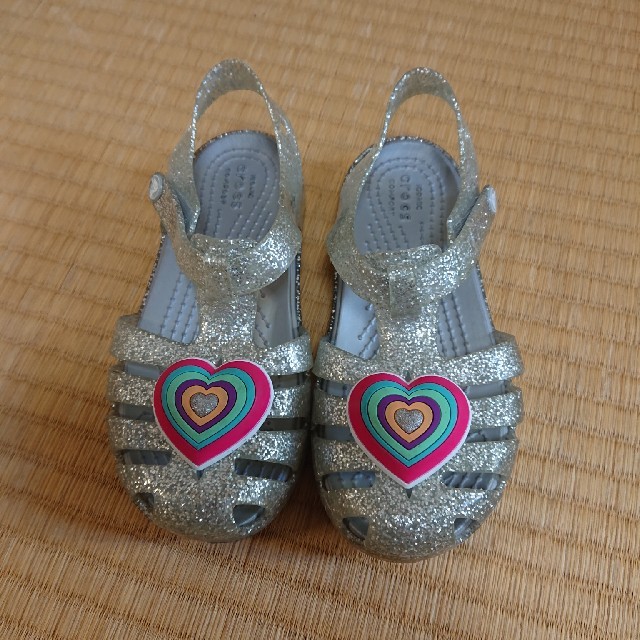 crocs(クロックス)の専用です！クロックス キッズ  2足 キッズ/ベビー/マタニティのキッズ靴/シューズ(15cm~)(スリッポン)の商品写真