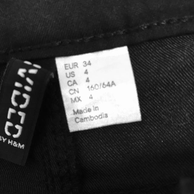 H&M(エイチアンドエム)のH&M 黒のショートパンツ レディースのパンツ(ショートパンツ)の商品写真