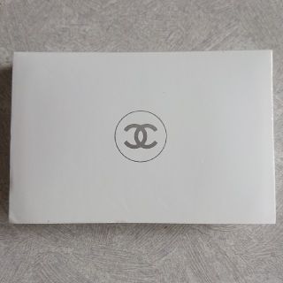 シャネル(CHANEL)の迅速発送☆CHANEL ル ブラン コンパクト ラディアンス 20 ベージュ(サンプル/トライアルキット)