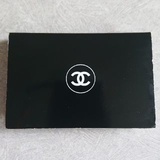 シャネル(CHANEL)の迅速発送☆CHANEL ヴィタルミエール ドゥスール コンパクト 20 ベージュ(サンプル/トライアルキット)