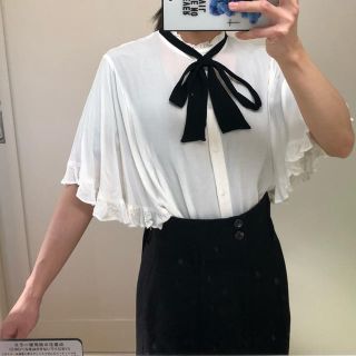 ザラ(ZARA)の＊試着のみ未使用品＊リボン付きフリンジ袖シャツ(シャツ/ブラウス(半袖/袖なし))