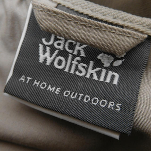 Jack Wolfskin(ジャックウルフスキン)のジャックウルフスキン ラミネート加工 ジャケット マウンテンパーカー S レディースのジャケット/アウター(ナイロンジャケット)の商品写真