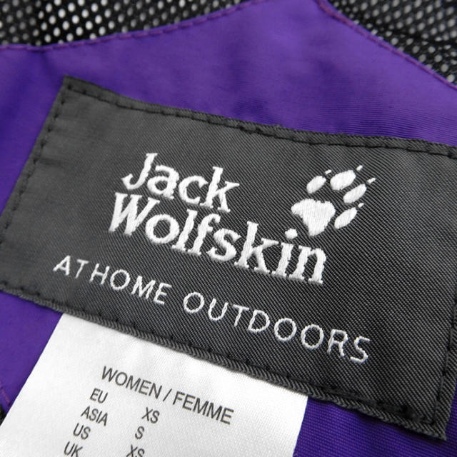 Jack Wolfskin(ジャックウルフスキン)のジャックウルフスキン 高機能 ラミネート加工ナイロン マウンテンパーカー S レディースのジャケット/アウター(ナイロンジャケット)の商品写真