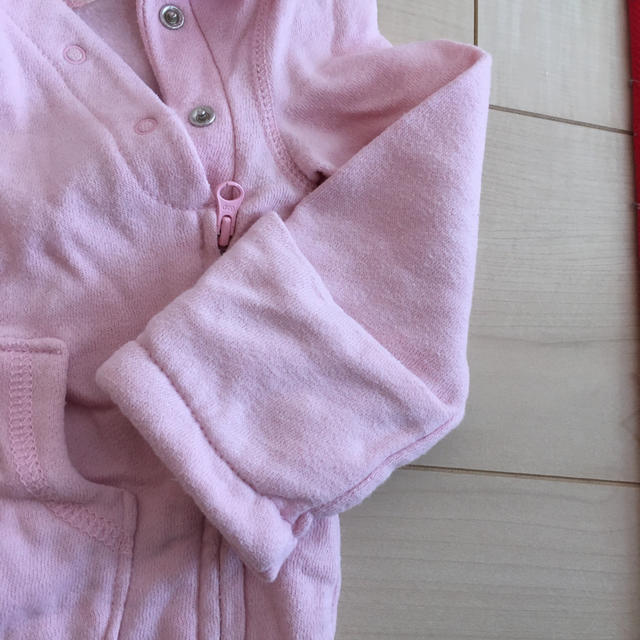 babyGAP(ベビーギャップ)のベビー70ピンクカバーオール上着 キッズ/ベビー/マタニティのベビー服(~85cm)(カバーオール)の商品写真