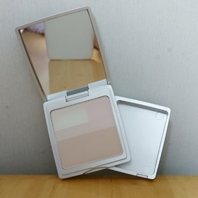 RMK(アールエムケー)のRMK プレストパウダーN #01
 コスメ/美容のベースメイク/化粧品(フェイスパウダー)の商品写真