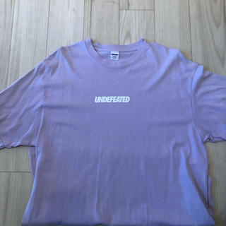 アンディフィーテッド(UNDEFEATED)のundefeated tee purple 紫　L(Tシャツ/カットソー(半袖/袖なし))