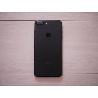 アイフォーン(iPhone)のiPhone7plus  128G 本体　SIMフリー　美品　画面フィルム新品付(スマートフォン本体)