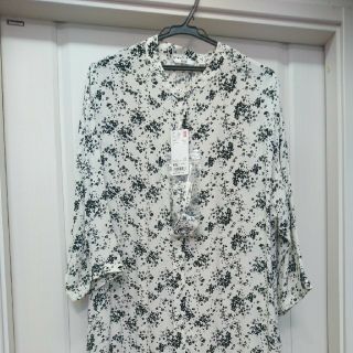 ユニクロ(UNIQLO)の値下げ！新品！タグ付！ユニクロ プリント シャツワンピース(七分袖)(ロングワンピース/マキシワンピース)