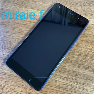 エーユー(au)のmiraie f  ミライエ　本体　キッズスマホ　スカイブルー(スマートフォン本体)