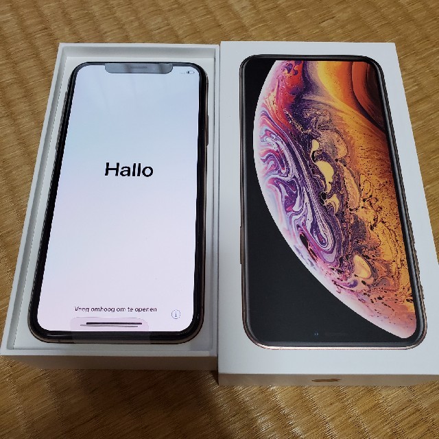 iPhone - iPhone XS Gold 256 GB docomo 新品 sim解除済みの通販 by 自分勝手の極意's shop