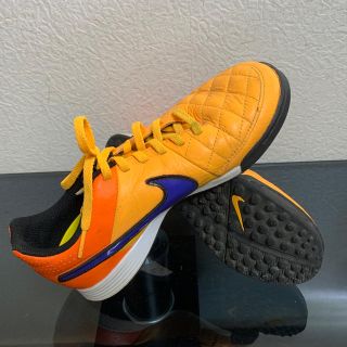 ナイキ(NIKE)の中古　ナイキ　サッカートレーニングシューズ　22cm(ウェア)