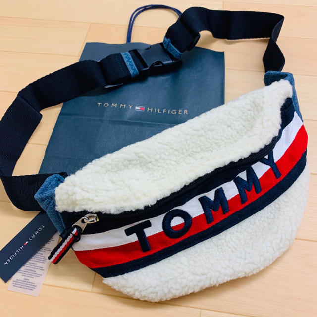 TOMMY HILFIGER(トミーヒルフィガー)の★Tommy Hilfiger US限定発売のフワモコ×デニム生地ウエストバッグ メンズのバッグ(ウエストポーチ)の商品写真