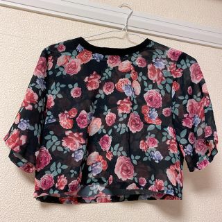 エイチアンドエム(H&M)のH&M 花柄　ブラウス　トップス(シャツ/ブラウス(半袖/袖なし))