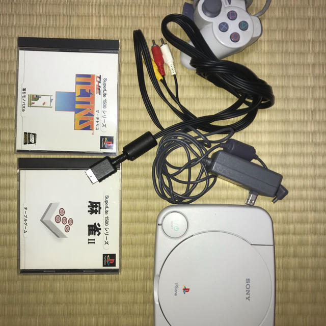 PlayStation(プレイステーション)のプレイステーション　PS  one エンタメ/ホビーのゲームソフト/ゲーム機本体(家庭用ゲーム機本体)の商品写真