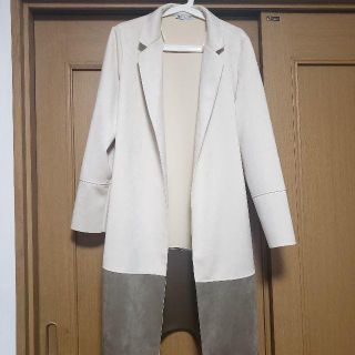 ザラ(ZARA)のZARA　スプリングコート　ホワイト(スプリングコート)