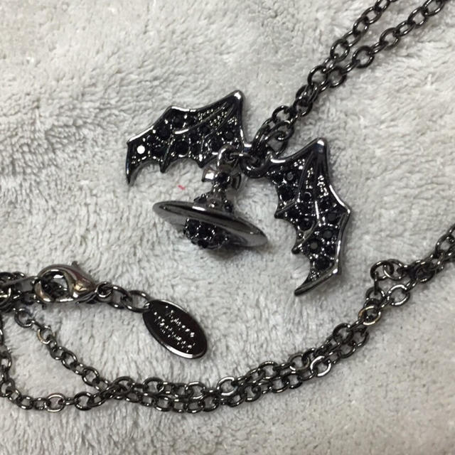 Vivienne Westwood(ヴィヴィアンウエストウッド)のヴィヴィアン コウモリ ネックレス レディースのアクセサリー(ネックレス)の商品写真