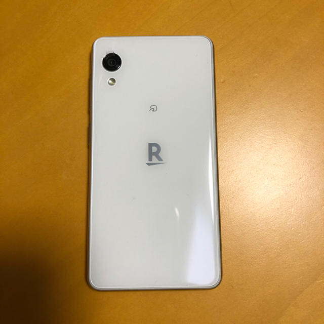 rakuten mini whiteスマホ/家電/カメラ