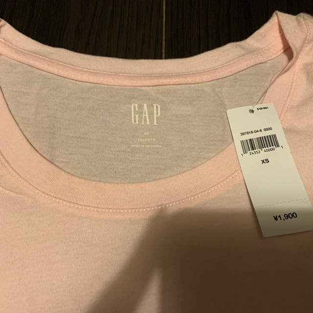 GAP(ギャップ)の新品タグ付き★GAP★薄いピンク半袖Tシャツ（サイズXS(M)） レディースのトップス(Tシャツ(半袖/袖なし))の商品写真