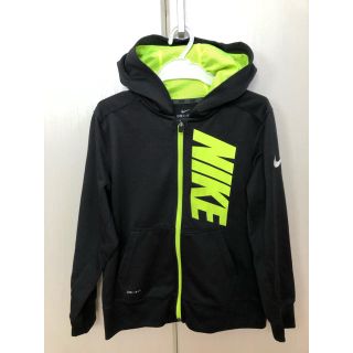 ナイキ(NIKE)の150㎝　NIKE 黒　パーカー　ナイキ(ジャケット/上着)