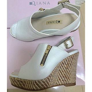 ダイアナ(DIANA)のDIANA ウェッジソールサンダル ホワイト(サンダル)