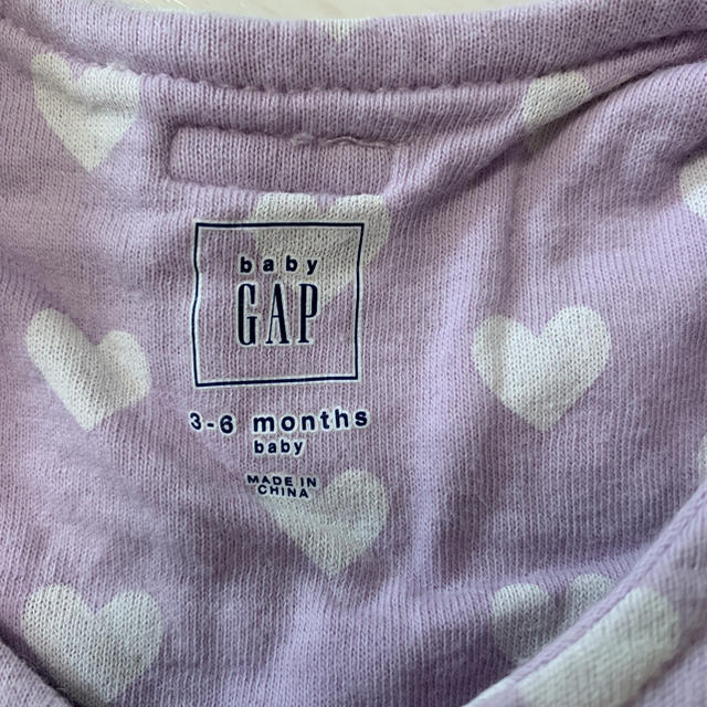 babyGAP(ベビーギャップ)のハート柄サロペット キッズ/ベビー/マタニティのベビー服(~85cm)(ロンパース)の商品写真