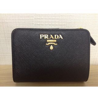 プラダ(PRADA)のプラダ　二つ折り財布(財布)