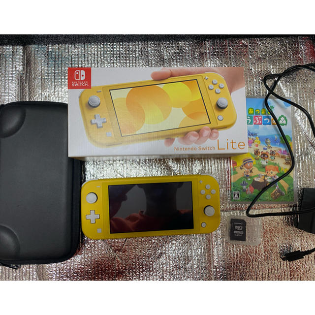 Nintendo Switch(ニンテンドースイッチ)のyui様専用ニンテンドー　switch lite どうぶつの森 エンタメ/ホビーのゲームソフト/ゲーム機本体(家庭用ゲーム機本体)の商品写真