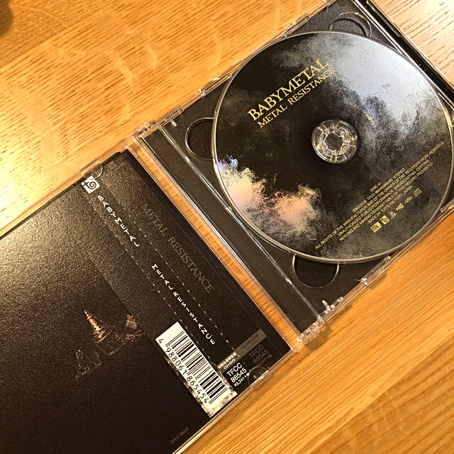 METAL RESISTANCE 初回限定盤 ベビーメタル BABYMETAL エンタメ/ホビーのCD(ポップス/ロック(邦楽))の商品写真