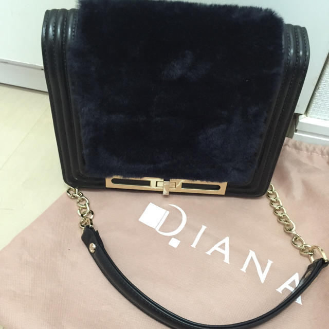 DIANA(ダイアナ)の店舗完売 ダイアナ ファー バッグ レディースのバッグ(ショルダーバッグ)の商品写真