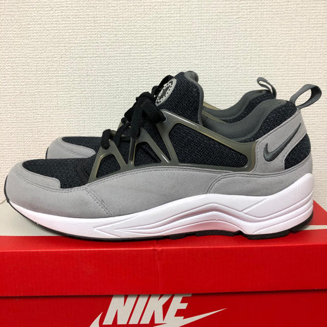 NIKE(ナイキ)のNIKE AIR HUARACHE LIGHT ハラチ 28.0㎝ メンズの靴/シューズ(スニーカー)の商品写真