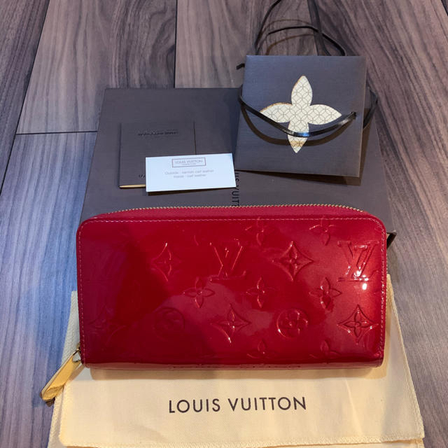 LOUIS VUITTON(ルイヴィトン)のヴィトン  ヴェルニ　長財布 レディースのファッション小物(財布)の商品写真