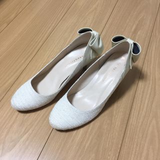 バニティービューティー(vanitybeauty)のバニティービューティー バックリボン パンプス 24.5cm(ハイヒール/パンプス)