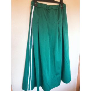 ダブルクローゼット(w closet)の☆専用☆w closet☆グリーン☆サイドラインスカート☆(ロングスカート)