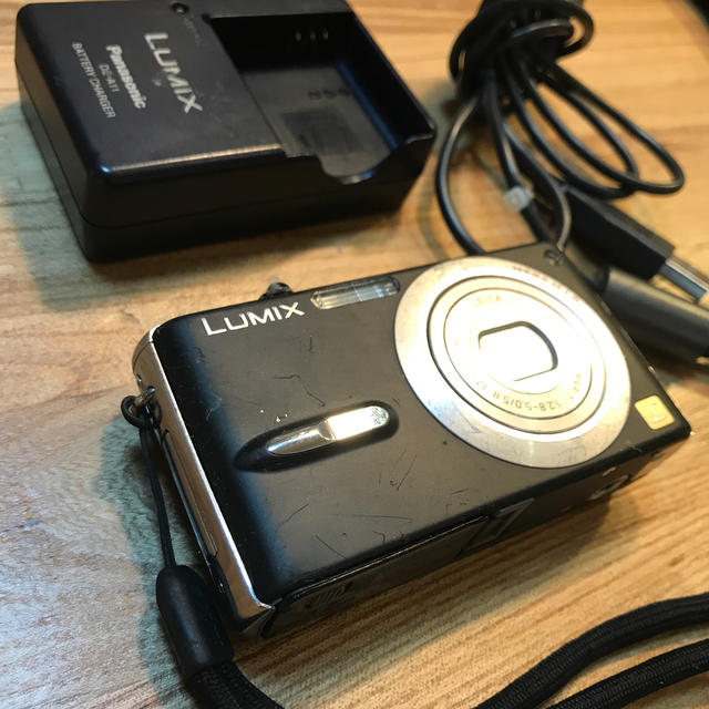 Panasonic(パナソニック)のPanasonic デジカメ LUMIX DMC-FX9 スマホ/家電/カメラのカメラ(コンパクトデジタルカメラ)の商品写真