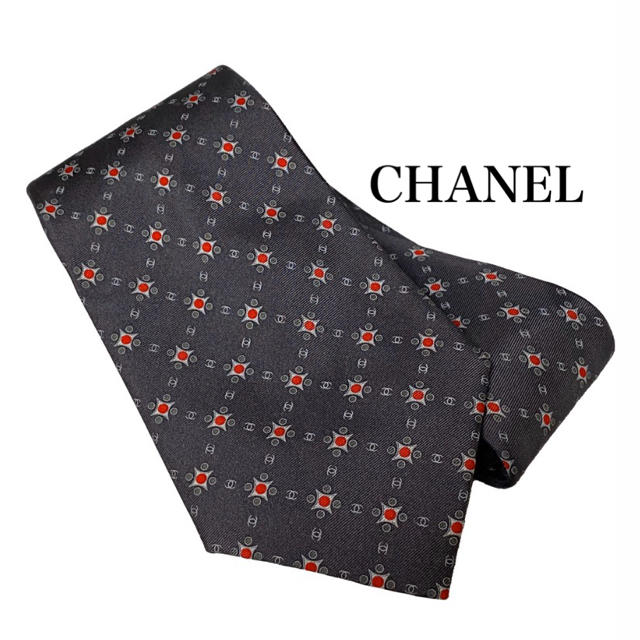 CHANEL(シャネル)のCHANEL シャネル ネクタイ ココマーク グレー 美品 中古品 メンズのファッション小物(ネクタイ)の商品写真