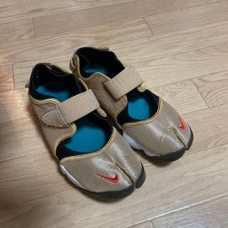 ナイキ(NIKE)のNIKE エアリフト　ゴールド　25cm(スニーカー)