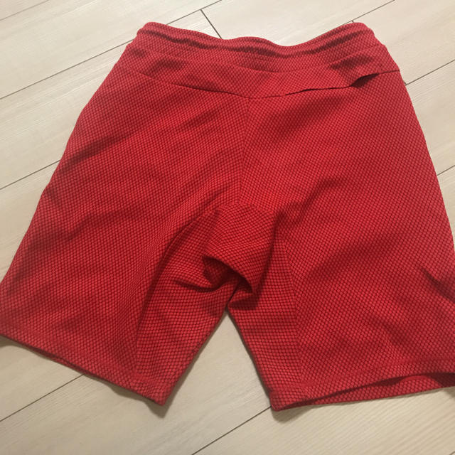 NIKE(ナイキ)のNIKE ハーフパンツ　テックフリース  レッド　赤　サイズL メンズのパンツ(ショートパンツ)の商品写真