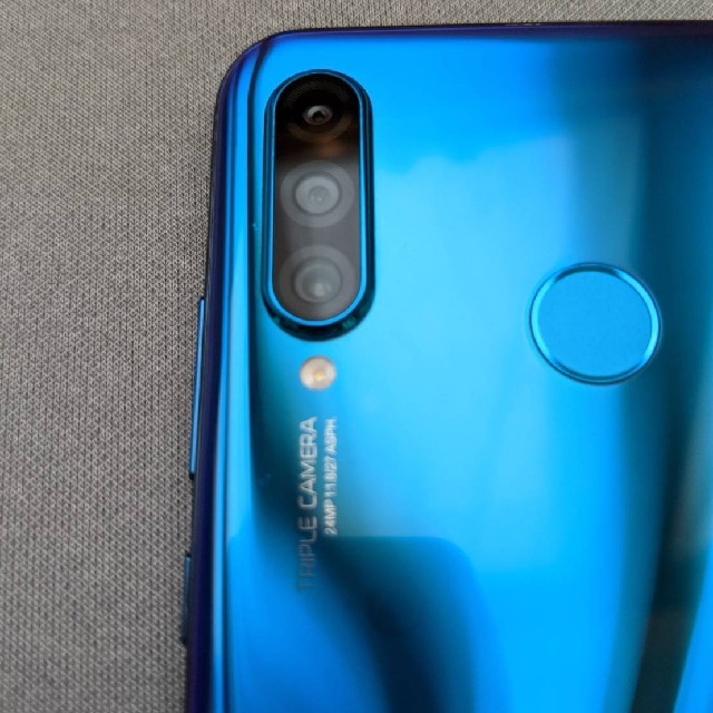 スマートフォン　HUAWEI P30 lite 本体のみ