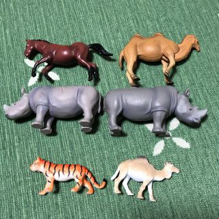 タカラトミー(Takara Tomy)のTOMYアニマル動物シリーズ　サイ、馬、ラクダ　おまけ　虎、ラクダ(置物)