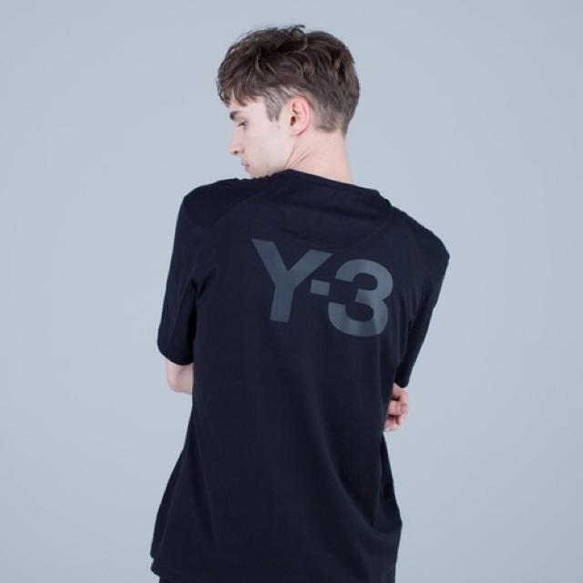Y-3(ワイスリー)のY-3 半袖カットソー バックプリントS メンズのトップス(Tシャツ/カットソー(半袖/袖なし))の商品写真