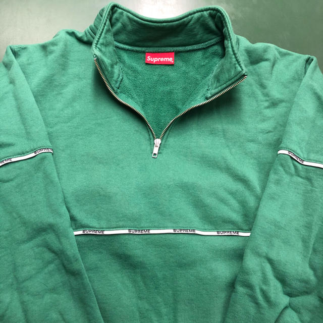 Supreme(シュプリーム)のsupreme 18ss logo piping half zip sweat メンズのトップス(スウェット)の商品写真