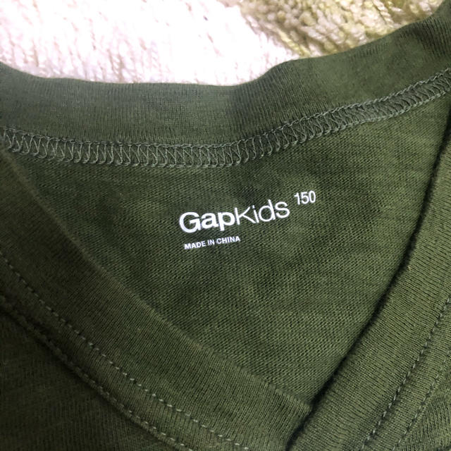 GAP Kids(ギャップキッズ)の【値下中】美品★GapKids★プリントTシャツ★150★カーキ キッズ/ベビー/マタニティのキッズ服男の子用(90cm~)(Tシャツ/カットソー)の商品写真