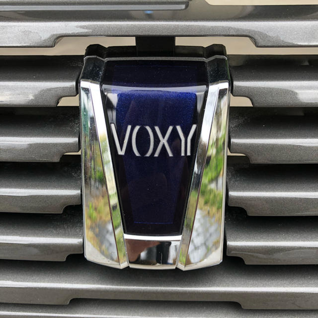 ボクシー　ヴォクシー　VOXY フロントグリル 自動車/バイクの自動車(車外アクセサリ)の商品写真