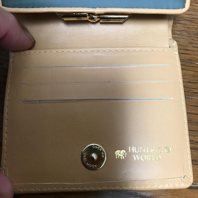 HUNTING WORLD(ハンティングワールド)のハンティングワールド財布です、横10.5縦8.5センチです。 レディースのファッション小物(財布)の商品写真