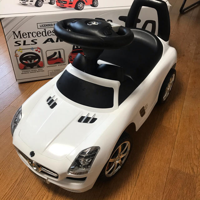 【美品】乗用　メルセデスベンツ　SLS AMG　ホワイト エンタメ/ホビーのテーブルゲーム/ホビー(三輪車/乗り物)の商品写真