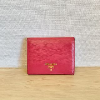 プラダ(PRADA)のプラダ　二つ折り財布　ピンク(折り財布)